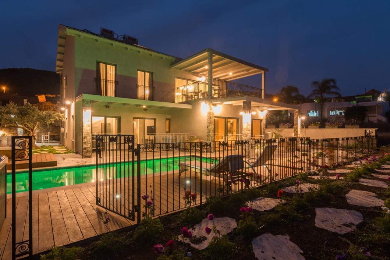 Villa טרה נובה - וילה עם ממ"ד, בריכה פרטית, ג'קוזי וסאונה ליד הכנרת Yavneʼel Exterior foto